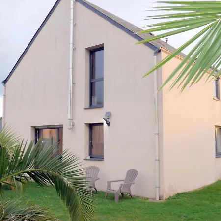 Сasa de vacaciones Beachfront Home, Guissény